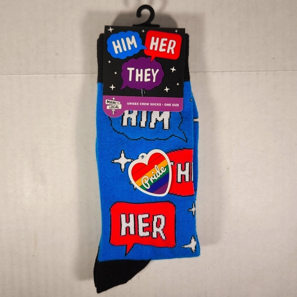 NWT Unisex Main & Local Pronoun Pride Crew Socks - Picture 1 of 6